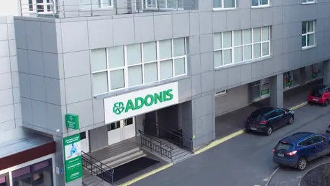 Медгрупа ADONIS відновила роботу філії в Києві після ракетного удару