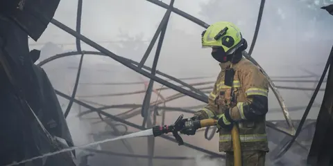 Рятувальники загасили пожежі в Києві після нічної атаки РФ: фото наслідків