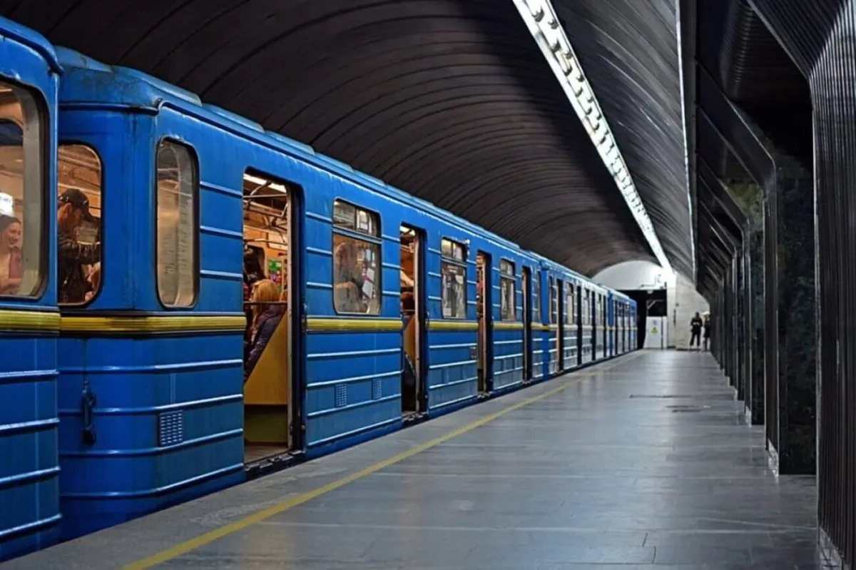 У Києві пропонують дозволити зеленій гілці метро працювати під час тривог